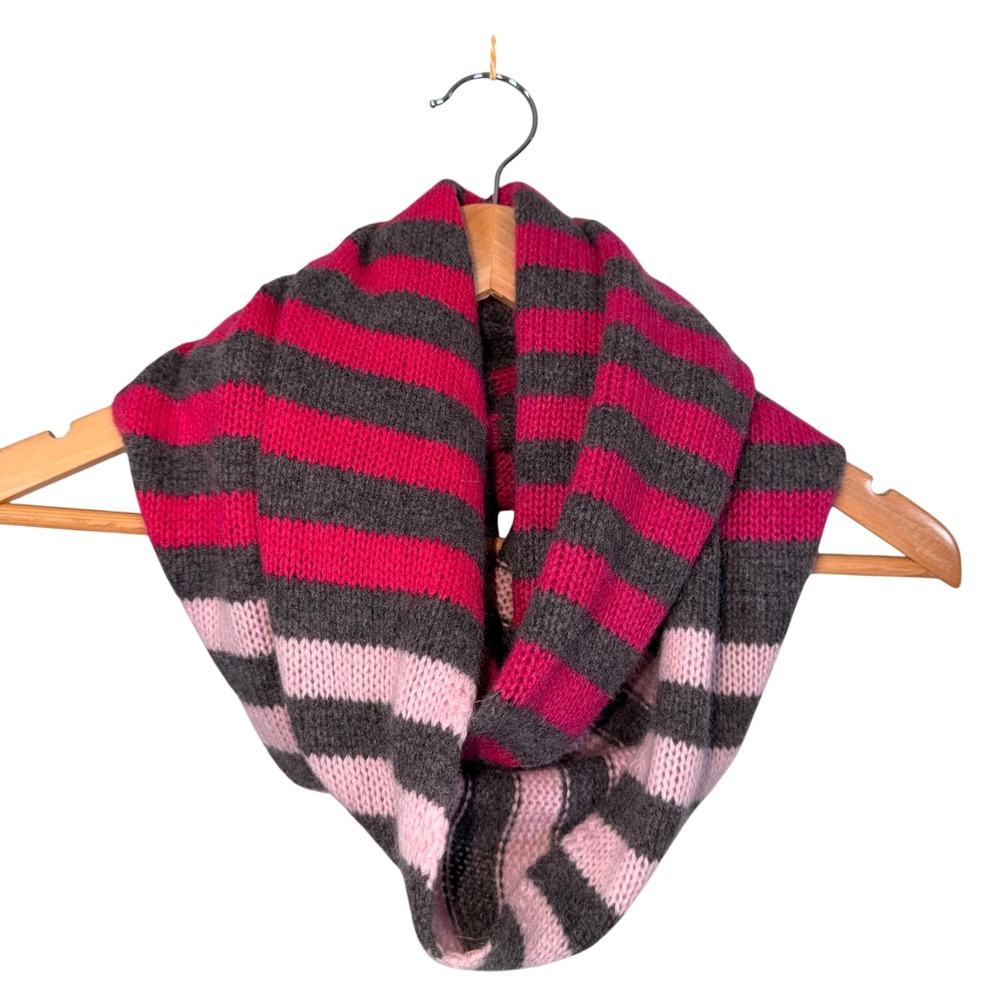 W HALOGEN 100 %‎ Cashmere Infiniti Scarf Women'sStriped Pink and Gray Luxury - Picture 2 of 7